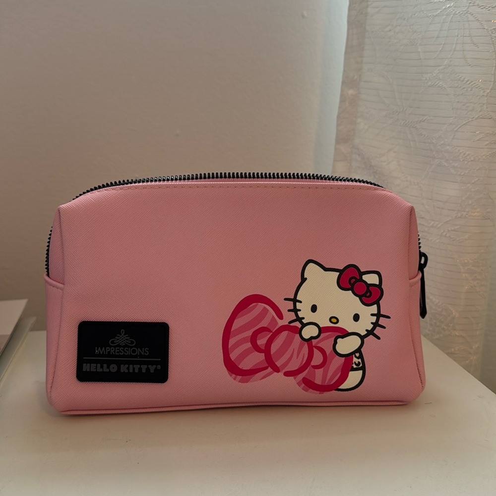 Impressions - Hello Kitty Makeup Bag